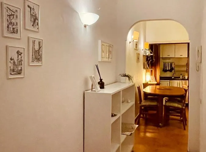 Downtown Apartment_sistina Апартаменты *